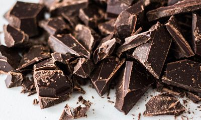 controlar el estrés con chocolate negro